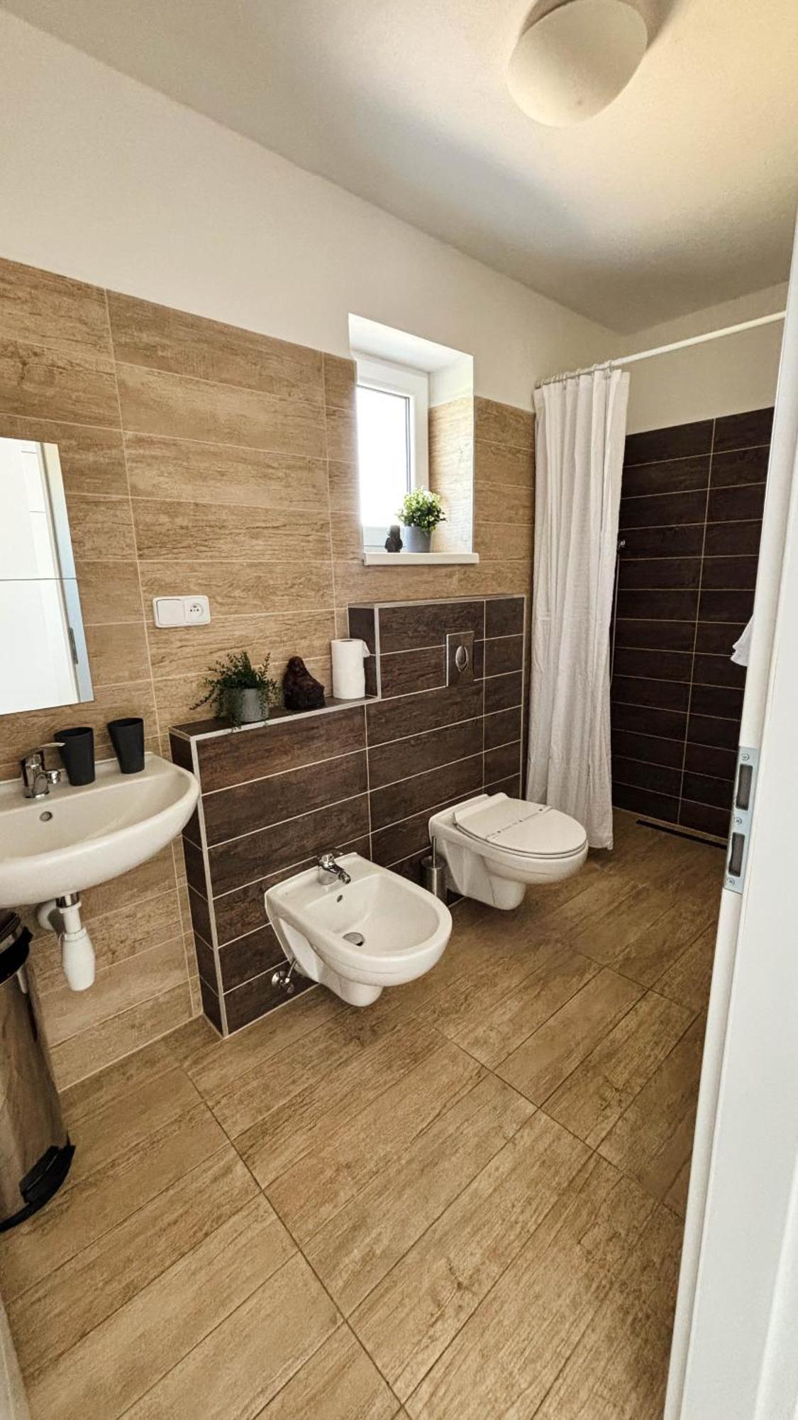 Wellness Hotel & Minipivovar Knezinek Ческе-Будеёвице Экстерьер фото