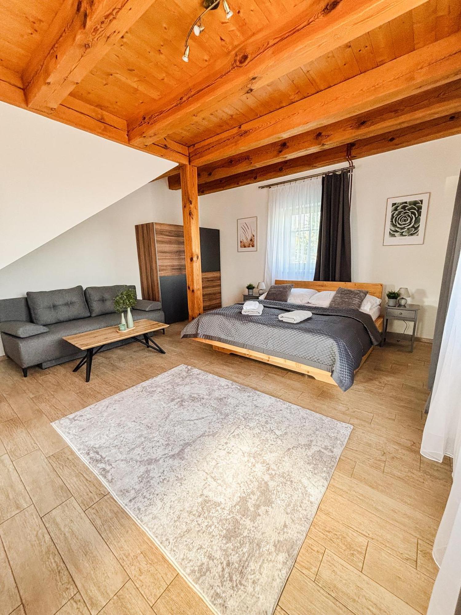 Wellness Hotel & Minipivovar Knezinek Ческе-Будеёвице Экстерьер фото