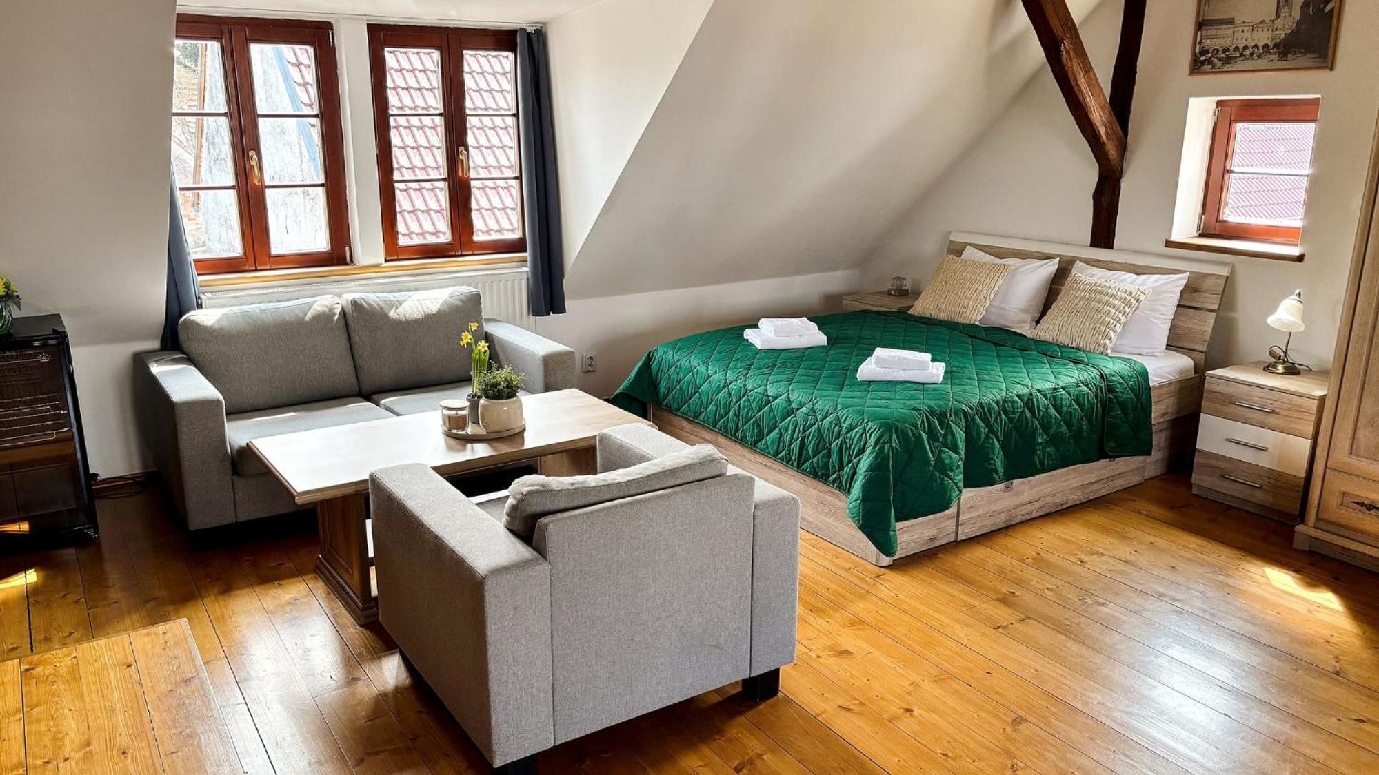 Wellness Hotel & Minipivovar Knezinek Ческе-Будеёвице Экстерьер фото